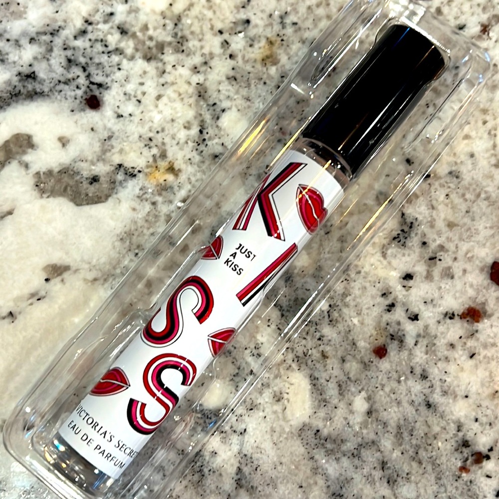 Victoria’s Secret “Just a Kiss” Eau de Parfum Rollerball. - Picture 2 of 5